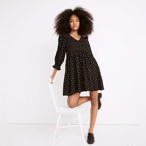 Women’s Madewell V-neck Mini Dress. Ruffled Puff Sleeves Stretchy Smocked Bodice